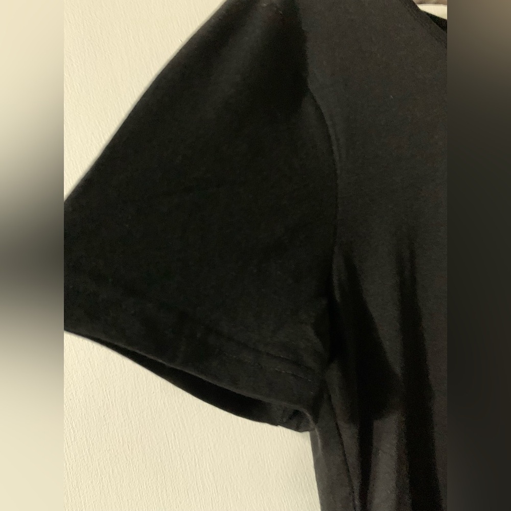 Black Long Tunic with Side-slits and short sleeves. Size Large. NWOT Never worn. - Picture 4 of 6